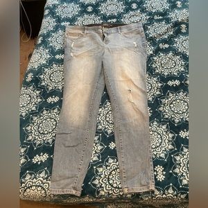 Torrid light wash and distressed bombshell skinny 20R